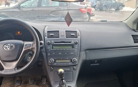 Toyota Avensis III рестайлинг, 2009 год, 700 000 рублей, 11 фотография