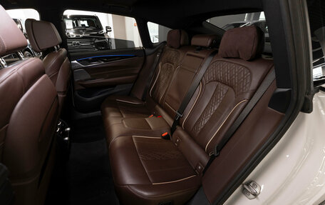 BMW 6 серия, 2019 год, 4 680 000 рублей, 14 фотография