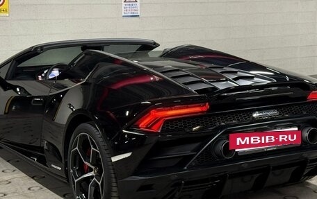 Lamborghini Huracán, 2023 год, 36 500 000 рублей, 6 фотография