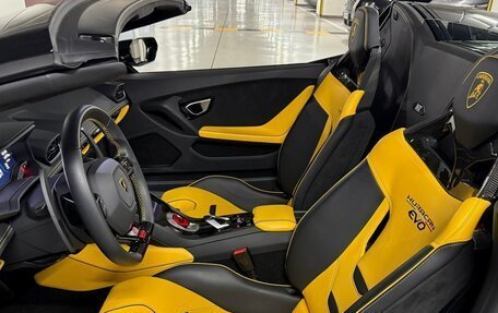 Lamborghini Huracán, 2023 год, 36 500 000 рублей, 10 фотография