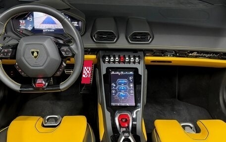 Lamborghini Huracán, 2023 год, 36 500 000 рублей, 12 фотография