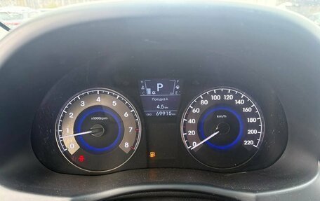 Hyundai Solaris II рестайлинг, 2011 год, 625 000 рублей, 19 фотография