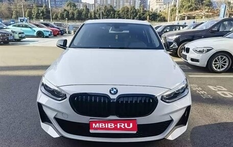 BMW 1 серия, 2022 год, 2 090 000 рублей, 1 фотография