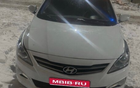 Hyundai Solaris II рестайлинг, 2015 год, 1 000 000 рублей, 1 фотография