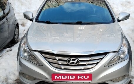 Hyundai Sonata VI, 2012 год, 950 000 рублей, 3 фотография