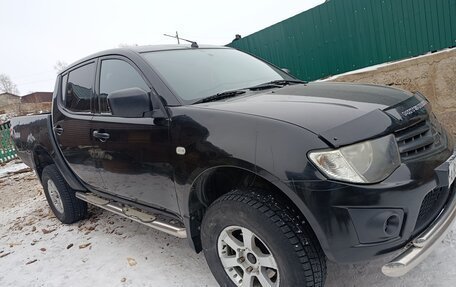 Mitsubishi L200 IV рестайлинг, 2013 год, 1 650 000 рублей, 2 фотография