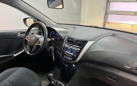 Hyundai Solaris II рестайлинг, 2015 год, 949 000 рублей, 13 фотография