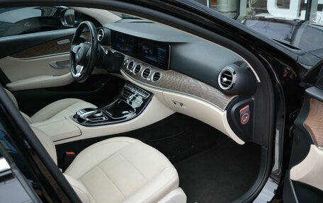 Mercedes-Benz E-Класс, 2016 год, 2 850 000 рублей, 16 фотография