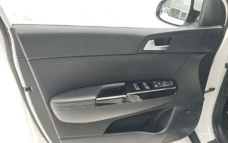 KIA Sportage IV рестайлинг, 2019 год, 2 600 000 рублей, 10 фотография