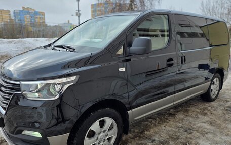 Hyundai Grand Starex Grand Starex I рестайлинг 2, 2020 год, 4 444 444 рублей, 2 фотография