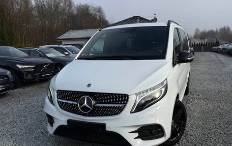 Mercedes-Benz V-Класс, 2023 год, 6 580 000 рублей, 6 фотография