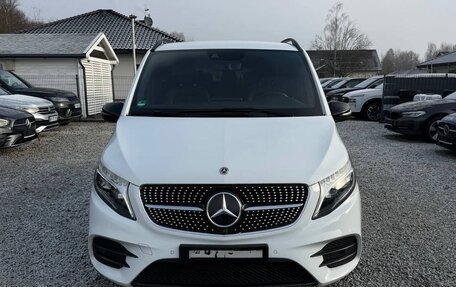 Mercedes-Benz V-Класс, 2023 год, 6 580 000 рублей, 4 фотография