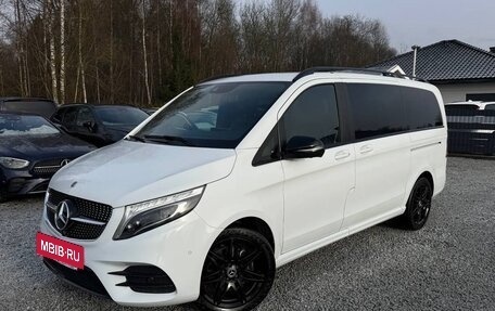 Mercedes-Benz V-Класс, 2023 год, 6 580 000 рублей, 2 фотография