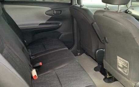 Toyota Wish II, 2011 год, 1 207 000 рублей, 27 фотография