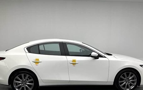 Mazda 3, 2022 год, 1 990 000 рублей, 4 фотография