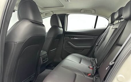 Mazda 3, 2022 год, 1 990 000 рублей, 9 фотография