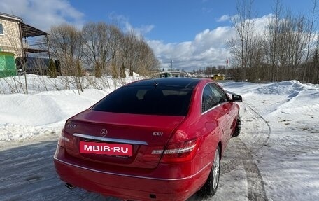 Mercedes-Benz E-Класс, 2011 год, 1 250 000 рублей, 4 фотография
