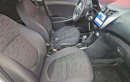 Hyundai Solaris II рестайлинг, 2015 год, 990 000 рублей, 12 фотография