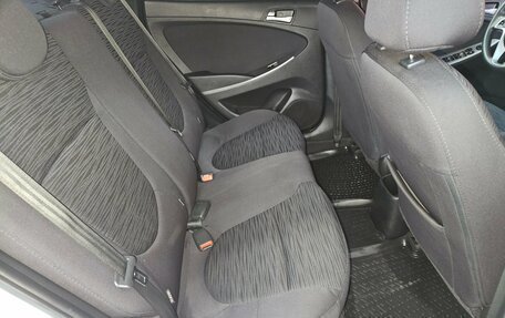 Hyundai Solaris II рестайлинг, 2015 год, 990 000 рублей, 13 фотография