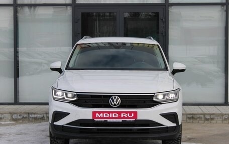 Volkswagen Tiguan II, 2021 год, 3 024 000 рублей, 6 фотография