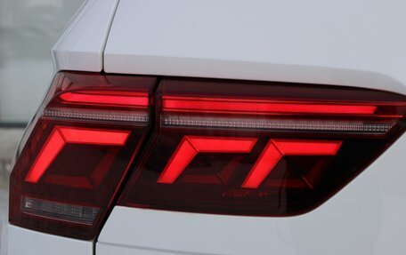 Volkswagen Tiguan II, 2021 год, 3 024 000 рублей, 14 фотография