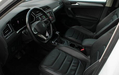 Volkswagen Tiguan II, 2021 год, 3 024 000 рублей, 18 фотография