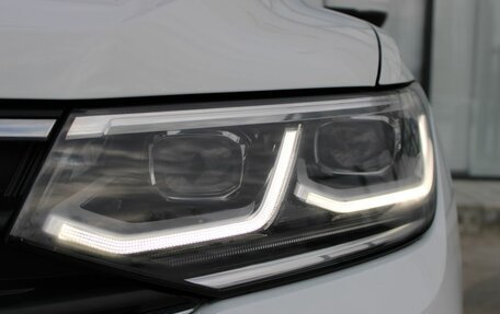 Volkswagen Tiguan II, 2021 год, 3 024 000 рублей, 13 фотография