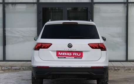 Volkswagen Tiguan II, 2021 год, 3 024 000 рублей, 10 фотография