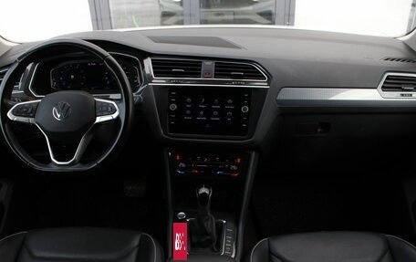 Volkswagen Tiguan II, 2021 год, 3 024 000 рублей, 20 фотография