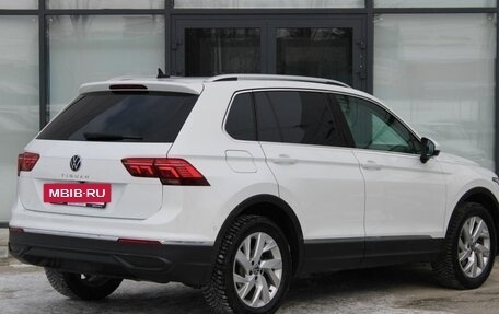 Volkswagen Tiguan II, 2021 год, 3 024 000 рублей, 9 фотография