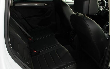 Volkswagen Tiguan II, 2021 год, 3 024 000 рублей, 38 фотография