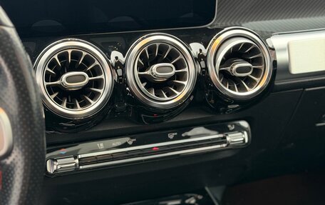 Mercedes-Benz GLB, 2019 год, 3 990 000 рублей, 8 фотография