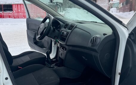 Renault Logan II, 2015 год, 400 000 рублей, 6 фотография