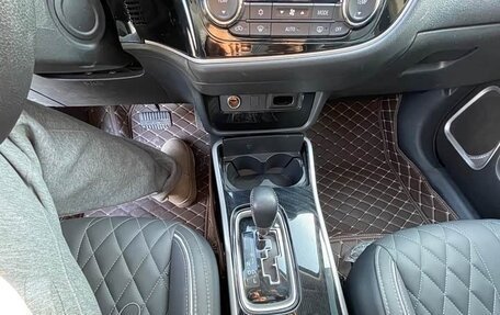 Mitsubishi Outlander III рестайлинг 3, 2022 год, 2 070 000 рублей, 15 фотография