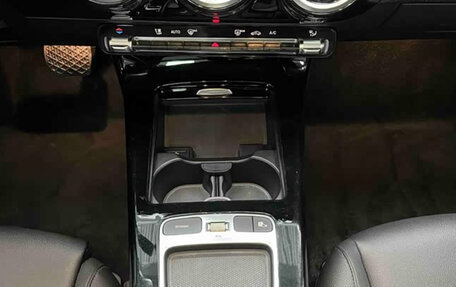 Mercedes-Benz A-Класс, 2022 год, 1 990 000 рублей, 9 фотография