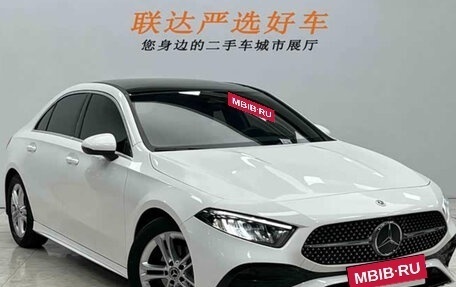 Mercedes-Benz A-Класс, 2022 год, 1 990 000 рублей, 3 фотография