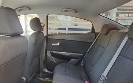 KIA Rio III рестайлинг, 2016 год, 15 фотография