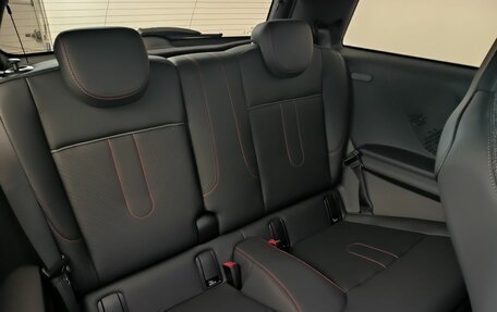 MINI Hatch, 2025 год, 7 000 000 рублей, 14 фотография