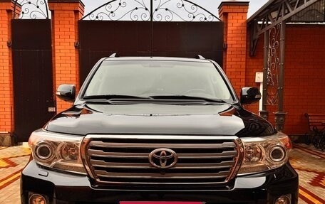 Toyota Land Cruiser 200, 2013 год, 4 800 000 рублей, 2 фотография