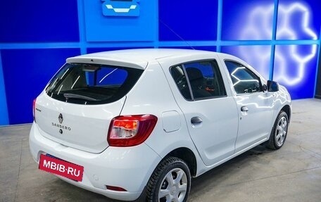 Renault Sandero II рестайлинг, 2018 год, 800 000 рублей, 24 фотография