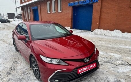 Toyota Camry, 2021 год, 3 800 000 рублей, 7 фотография