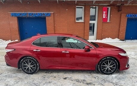 Toyota Camry, 2021 год, 3 800 000 рублей, 10 фотография