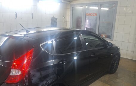 Hyundai Solaris II рестайлинг, 2012 год, 600 000 рублей, 3 фотография