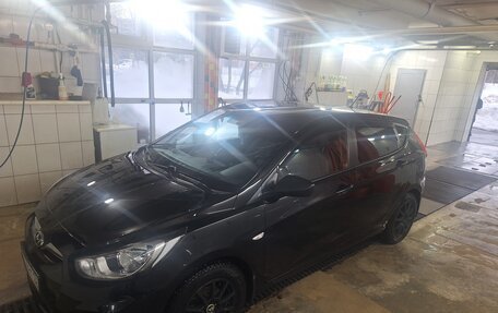 Hyundai Solaris II рестайлинг, 2012 год, 600 000 рублей, 2 фотография