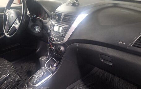 Hyundai Solaris II рестайлинг, 2012 год, 600 000 рублей, 7 фотография