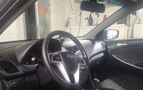 Hyundai Solaris II рестайлинг, 2012 год, 600 000 рублей, 6 фотография