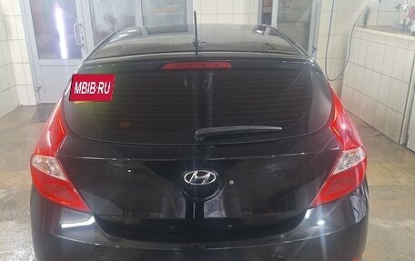 Hyundai Solaris II рестайлинг, 2012 год, 600 000 рублей, 4 фотография