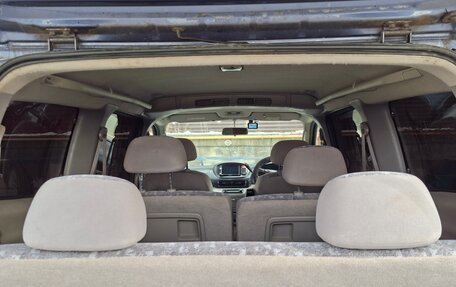 Nissan Serena II, 2000 год, 700 000 рублей, 12 фотография