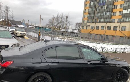 BMW 7 серия, 2019 год, 3 890 000 рублей, 10 фотография