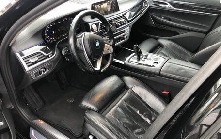 BMW 7 серия, 2019 год, 3 890 000 рублей, 13 фотография